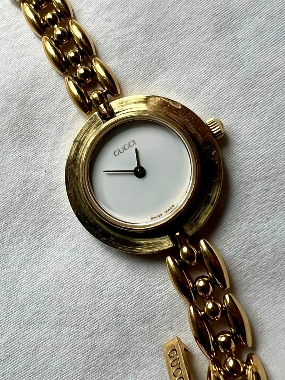 Vintage Gucci 11/12.2 Watch Diamond-Cut Red Bezel + 2 Bonus Bezels